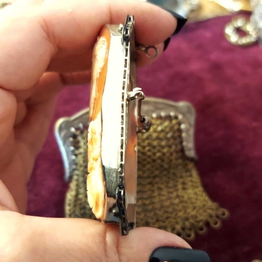 HUGE Antique Victorian 14k White Gold, Shell Cameo - Picture 6 of 6